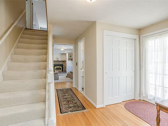 4th image of 25 Hidden Creek Cir