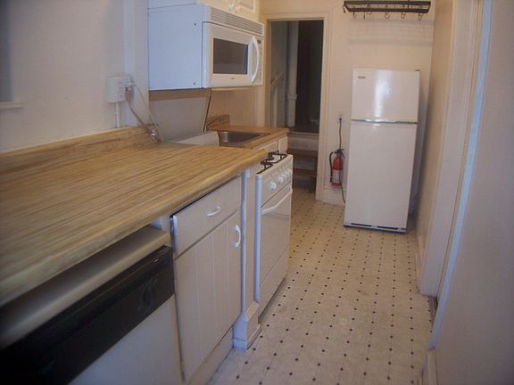3rd image of 251 S 41st St Floor 2