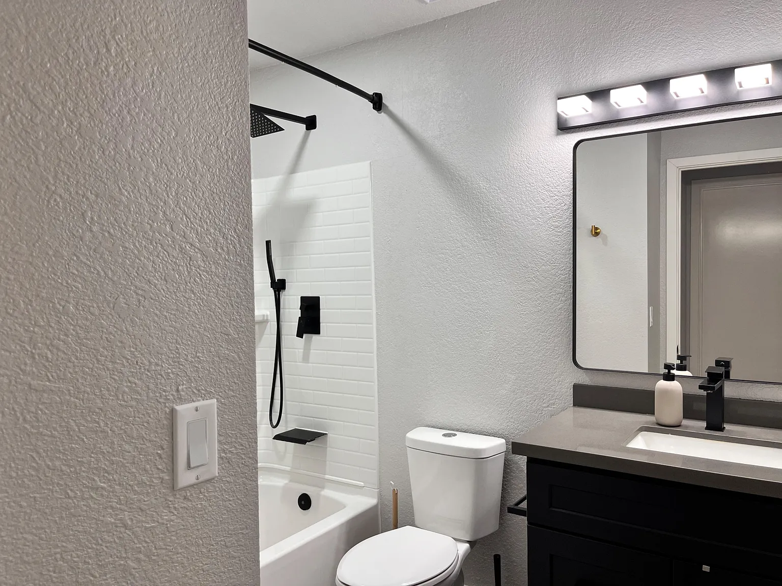 1 bed, 1.0 bath, 1516 sqft, $854 — Photo 3