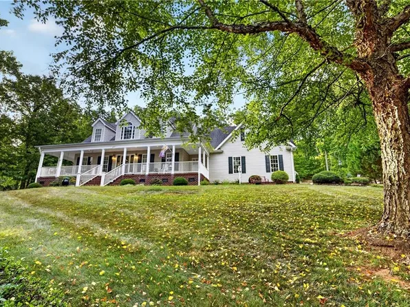 697 Graceland Dr, Asheboro, NC 27205