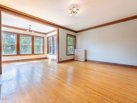 4th image of 1410 W Bryn Mawr Avenue #2E