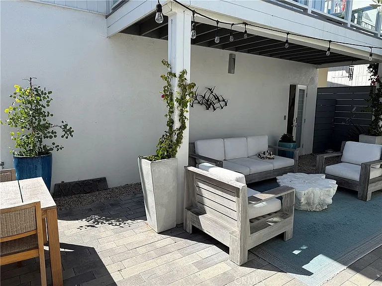 234 La Brea St — Photo 32