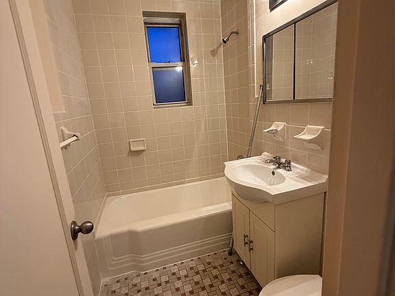 3rd image of 13510 Grand Central Pkwy APT 110