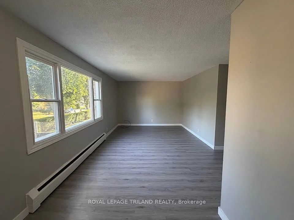 3 bed, $1,799 — Photo 2