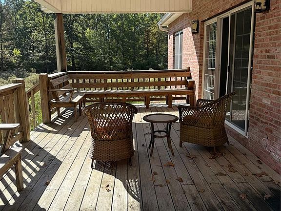 3rd image of 90 Kyle Ln
