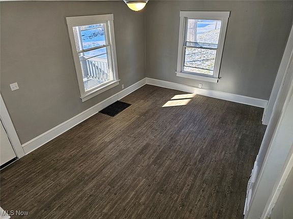 5th image of 1411 Laiblin Pl NE