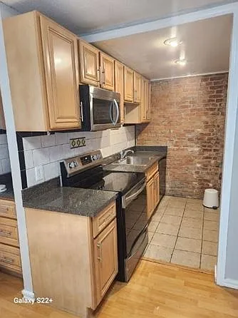 230 Western Ave — Photo 10