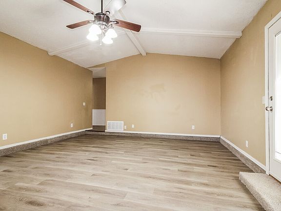 3rd image of 501 S Bouziden Dr