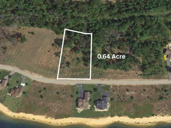 N8042 North Shore Drive, New Lisbon, WI 53950