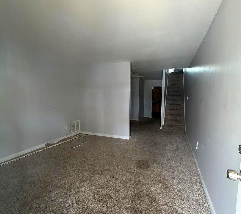 1st image of 2317 Lauretta Ave