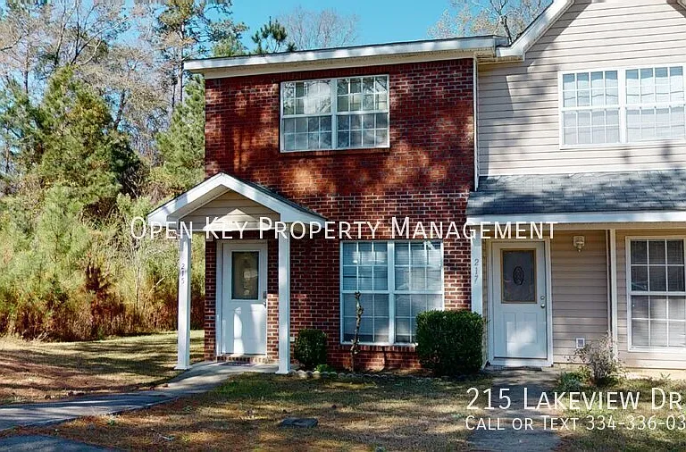 215 Lakeview Dr — Photo 2