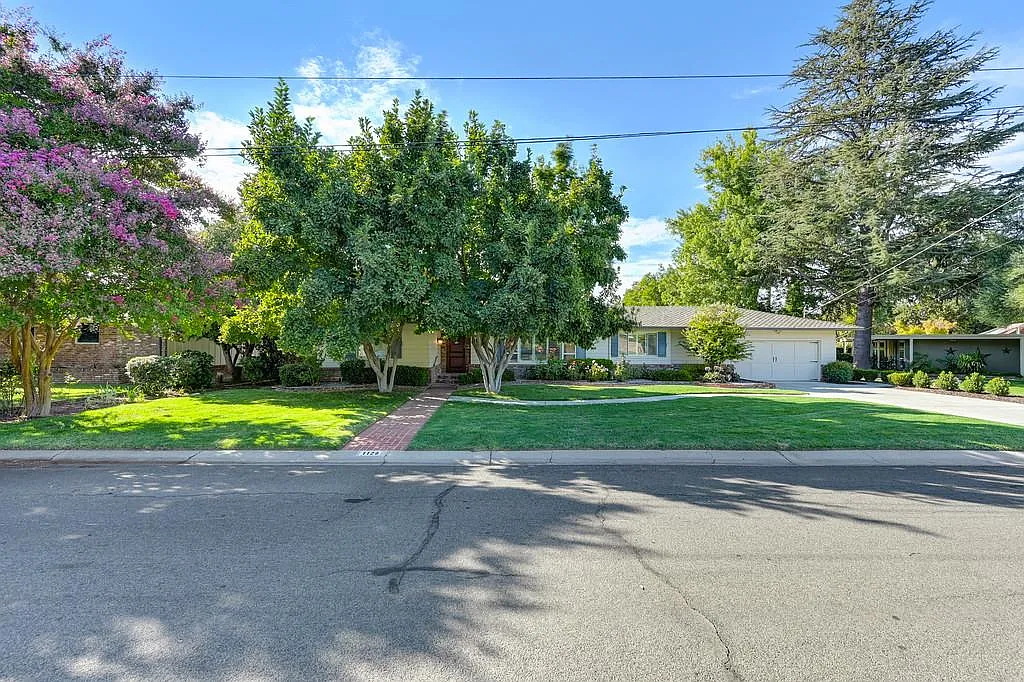 1129 Hillcrest Ave photo 1