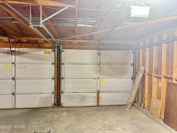 4th image of 128 Evergreen Ln
