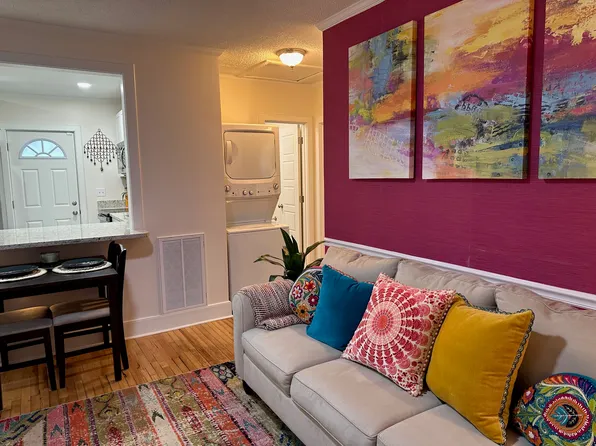 2221 Kingswood Dr, Columbia, SC 29205