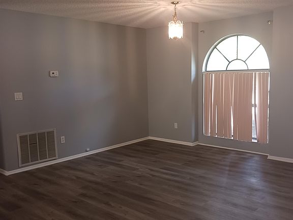 5th image of 7706 Covedale Dr