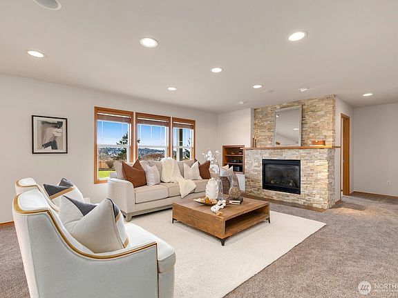 4th image of 2100 SE 2nd Place