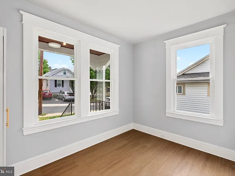 29 W Elm Ave — Photo 17