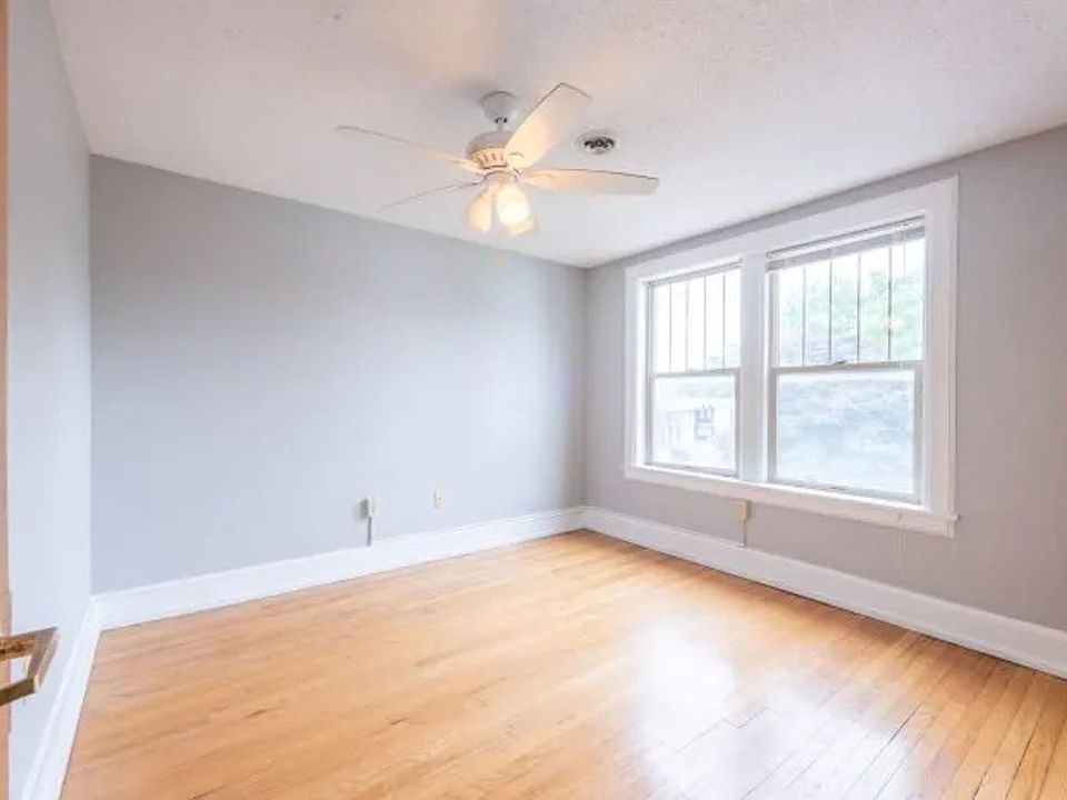 1st image of 3519 University Ave #102