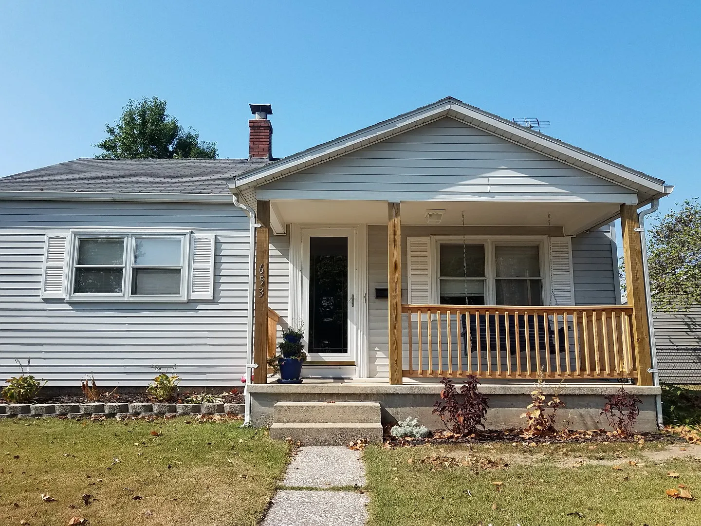 653 Washington Ave photo 1