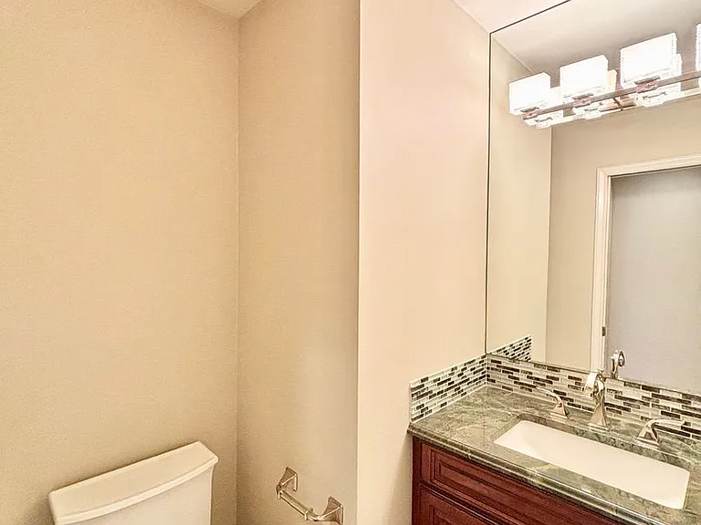 16558 SE 58th Pl — Photo 18