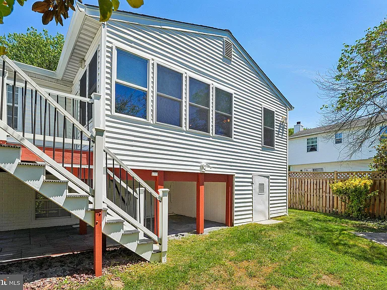 2313 Westport Ln — Photo 23