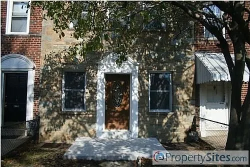410 Oakwood St SE photo 1
