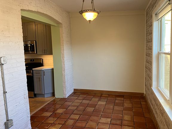 5th image of 1005 N Oakley Blvd APT 3