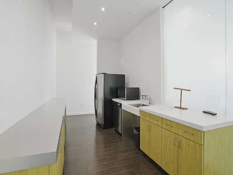 300 S Australian Ave #919 — Photo 35