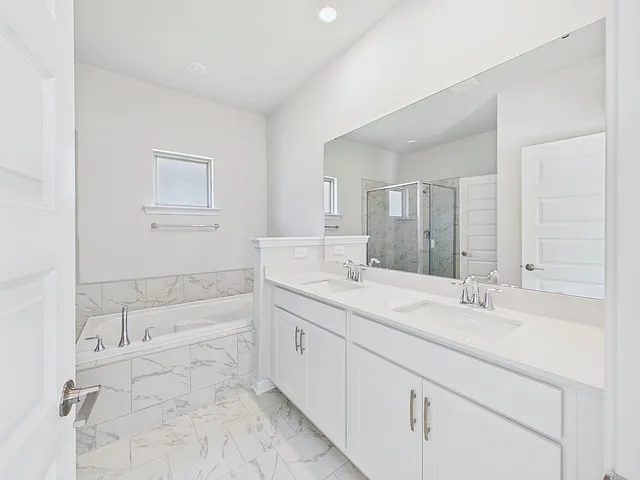 4 bed, 2100 sqft, $1,945 — Photo 3