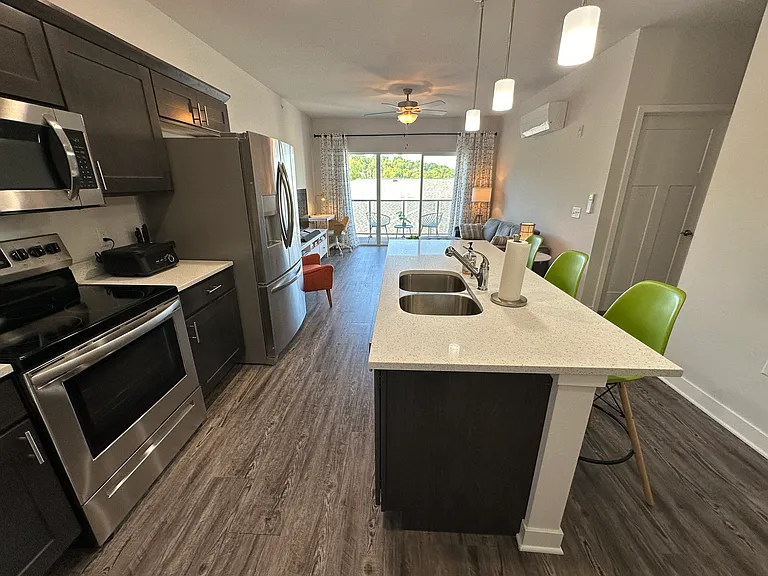 1601 N Windsor Ave #307 — Photo 7