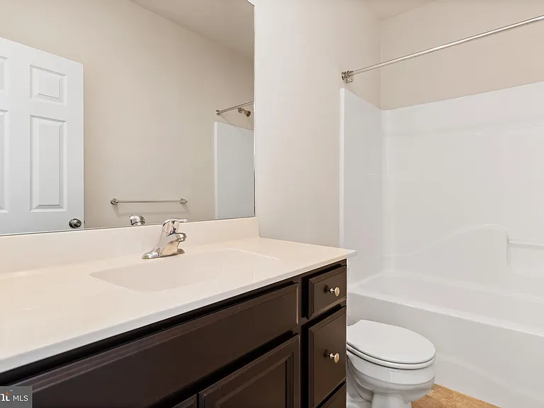 1323 Saxton Way — Photo 21