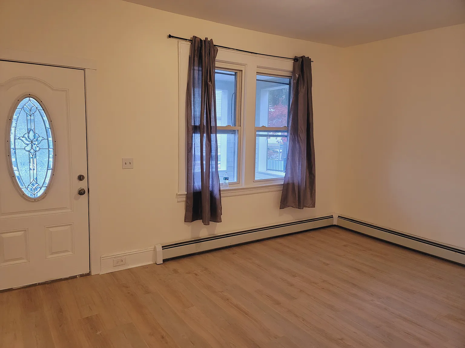2 bed, 700 sqft, $1,900 — Photo 1