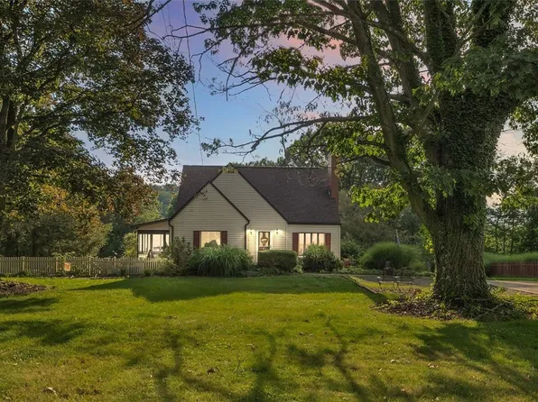 211 Mamont Dr, Export, PA 15632