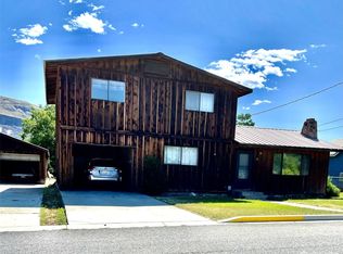 6 S Garden Ave, Rock Island, WA 98850