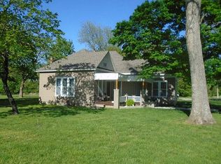 921 North St, Oswego, KS 67356