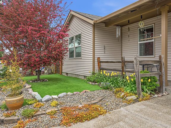 2nd image of 288 SE 37th Ave