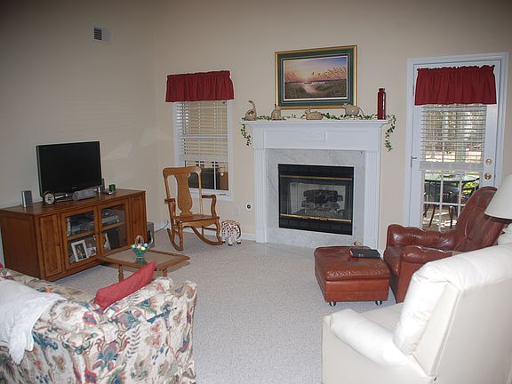 4th image of 305 Black Oak Blvd