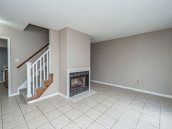 5th image of 305 Sandlewood Dr
