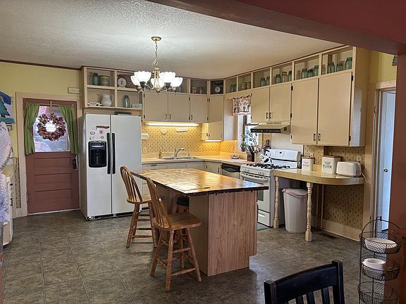 2nd image of 20619 Highway P
