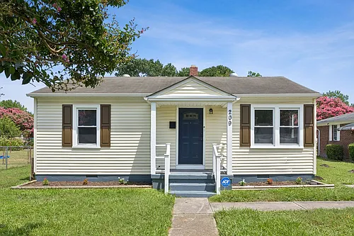 209 Woodstock St Photo 1
