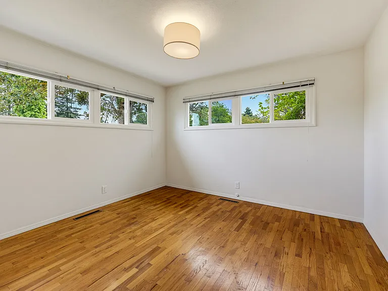 2100 Woodlawn Dr — Photo 22