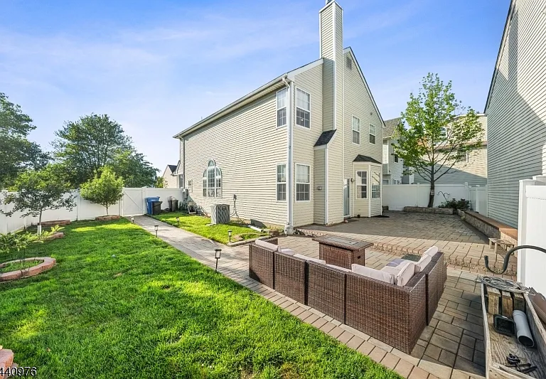 41 Tall Oaks Ct — Photo 30