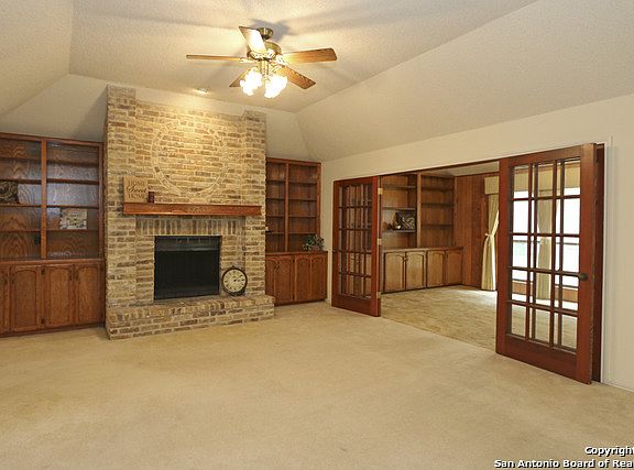5th image of 9207 Thornbury St