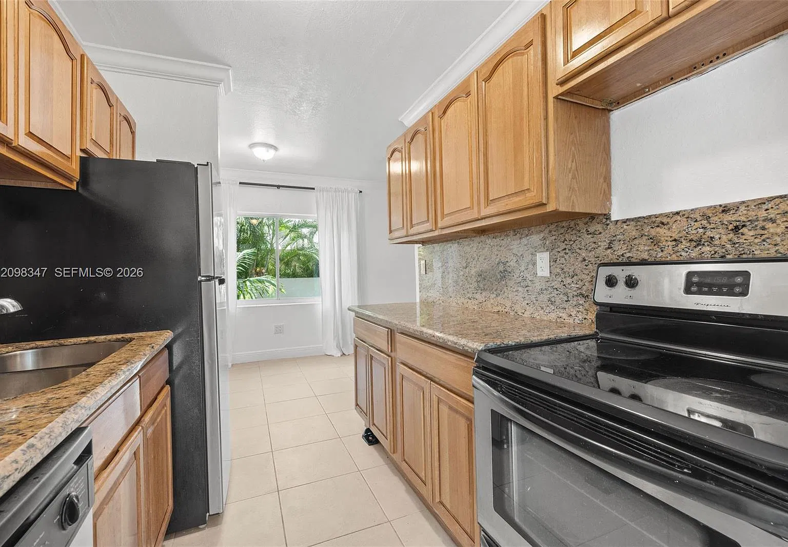 Edgewater Of Coral Gables — Photo 3