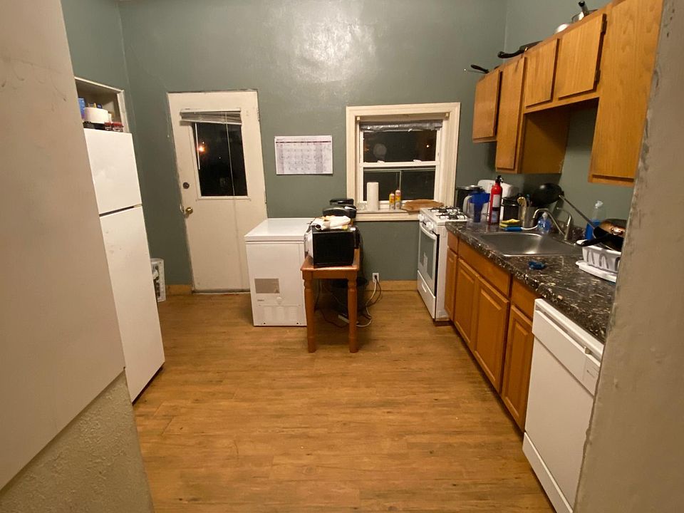 2nd image of 35 Welsford St