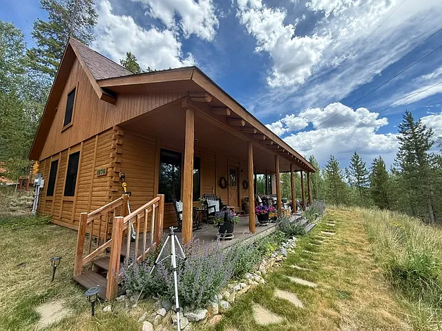 3 bed, 1600 sqft, $5,000 — Photo 2