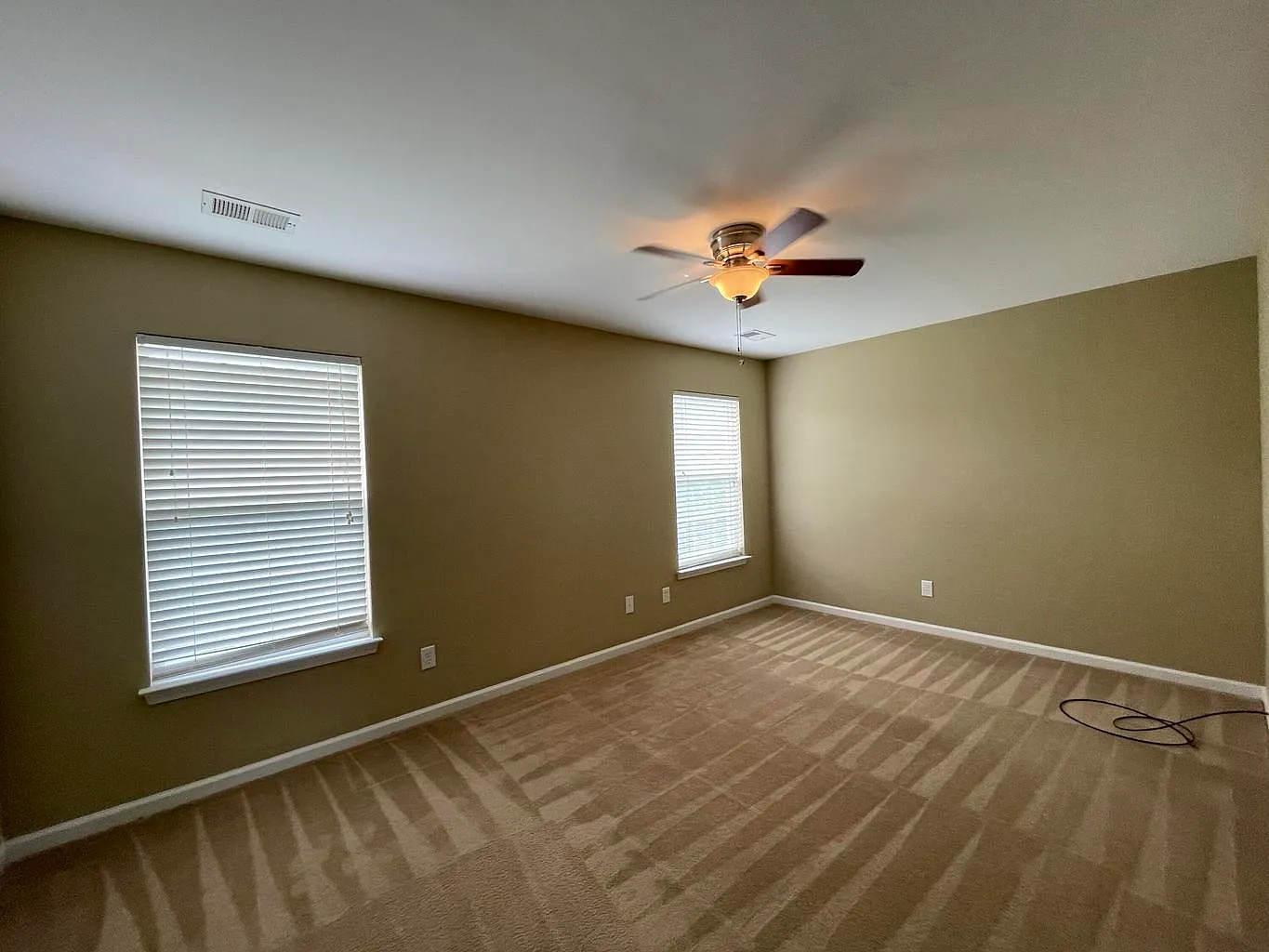 2 bed, 2.5 bath, 1480 sqft, $1,675 — Photo 4