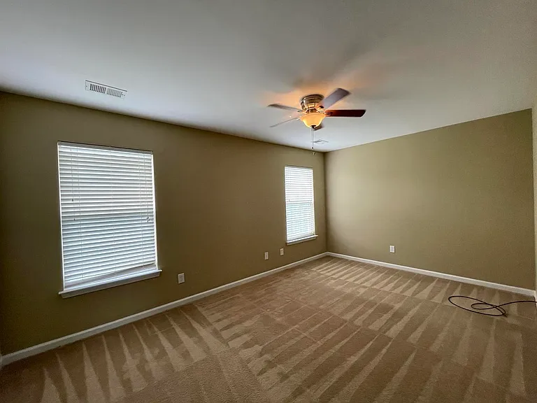713 Hemingway Cir — Photo 4