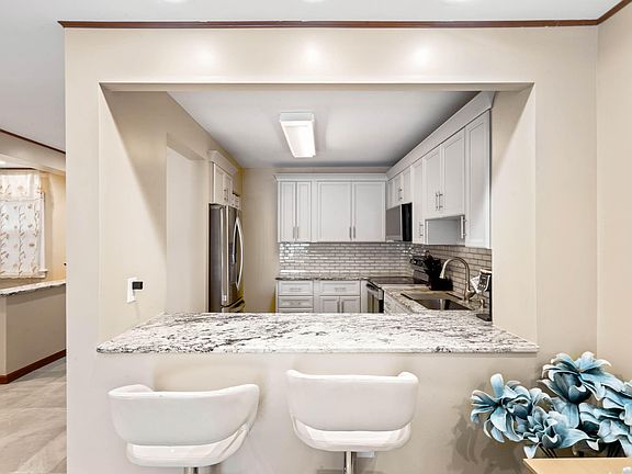 5th image of 2601 S Roosevelt Blvd APT 103C