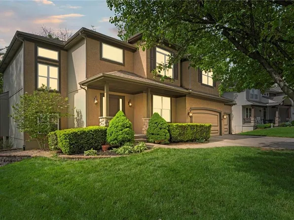 23627 W 52nd Ter, Shawnee, KS 66226